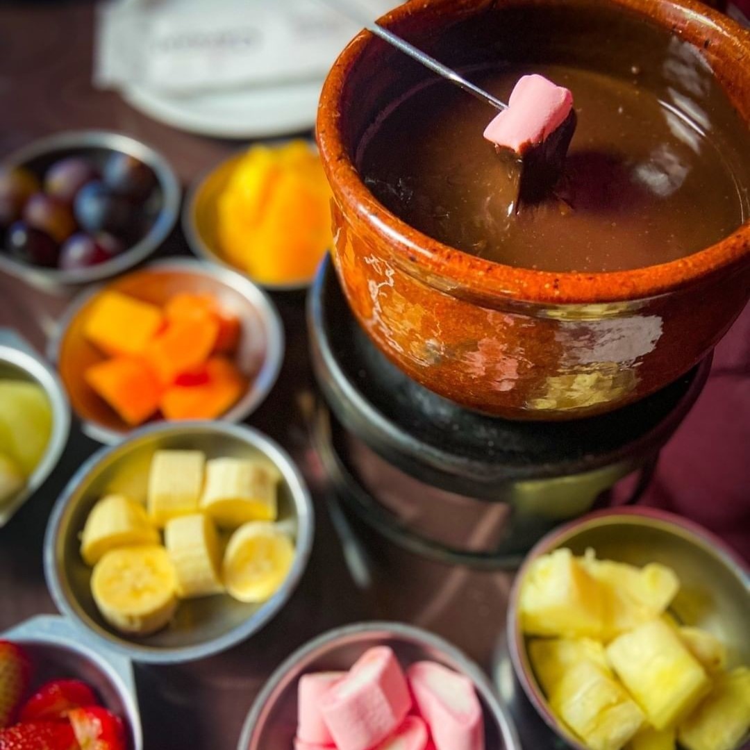  La Famille de Gazon - Sequência de Fondue na Pedra